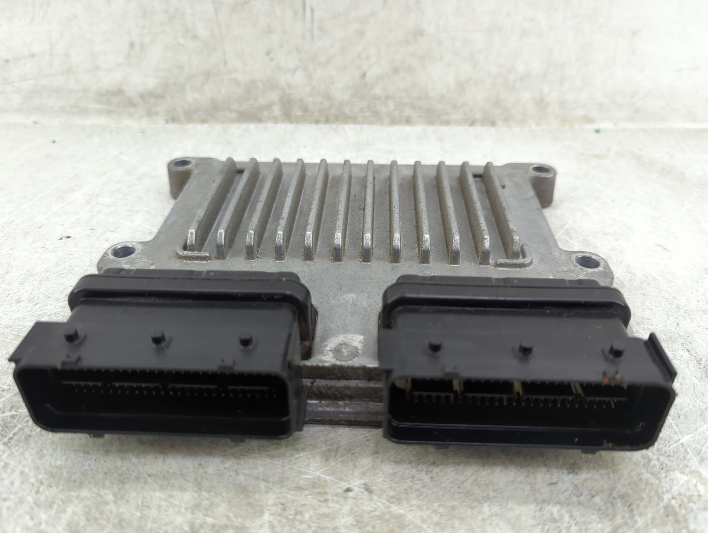 2010-2012 Hyundai Santa Fe PCM Engine Control Computer ECU ECM PCU OEM P/N:39109-3C560 28281683 Fits Fits 2010 2011 2012 OEM