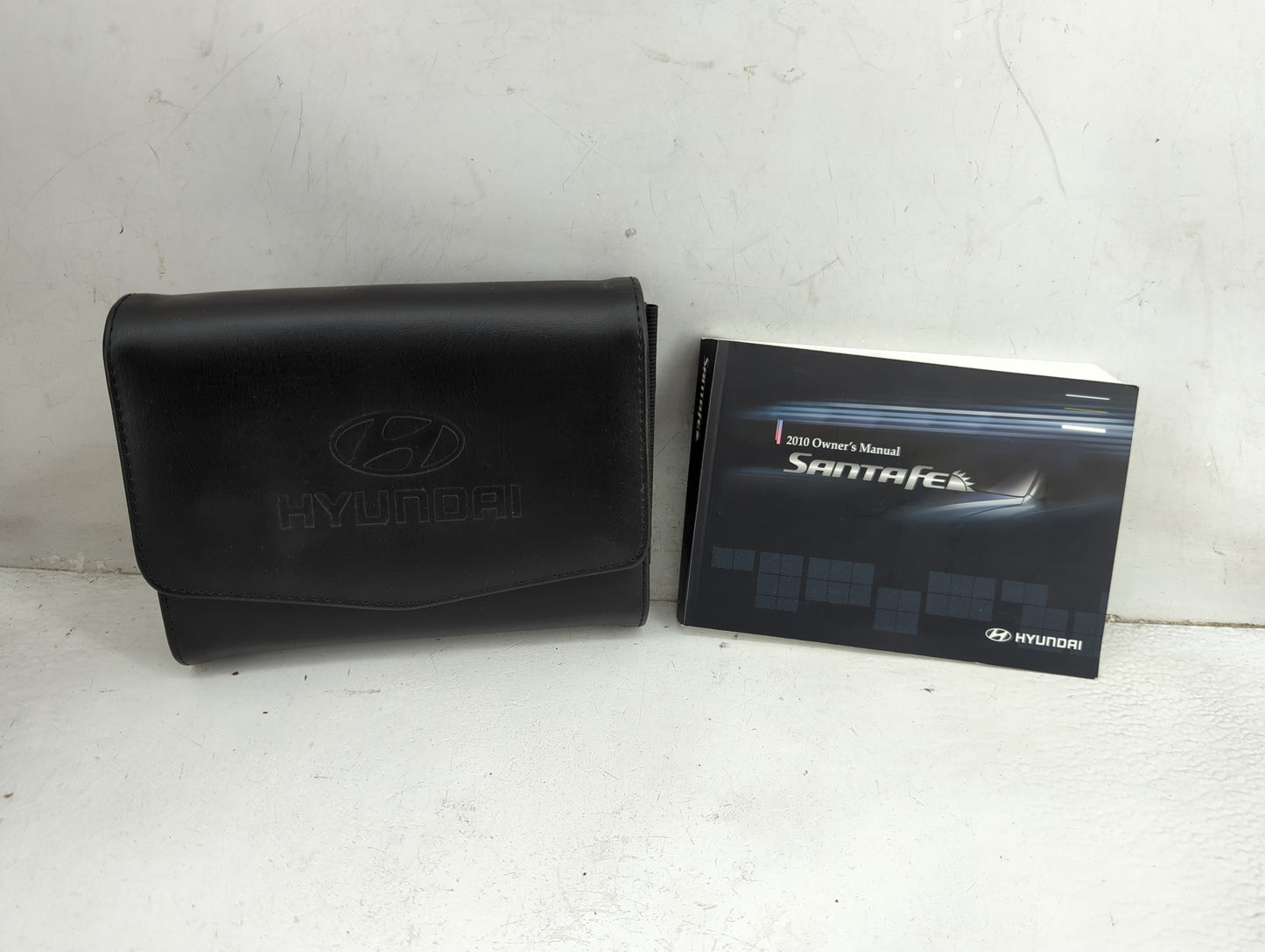 2010 Hyundai Santa Fe Owners Manual Book Guide P/N:A2BO-EU9OA OEM Used Auto Parts - Oemusedautoparts1.com