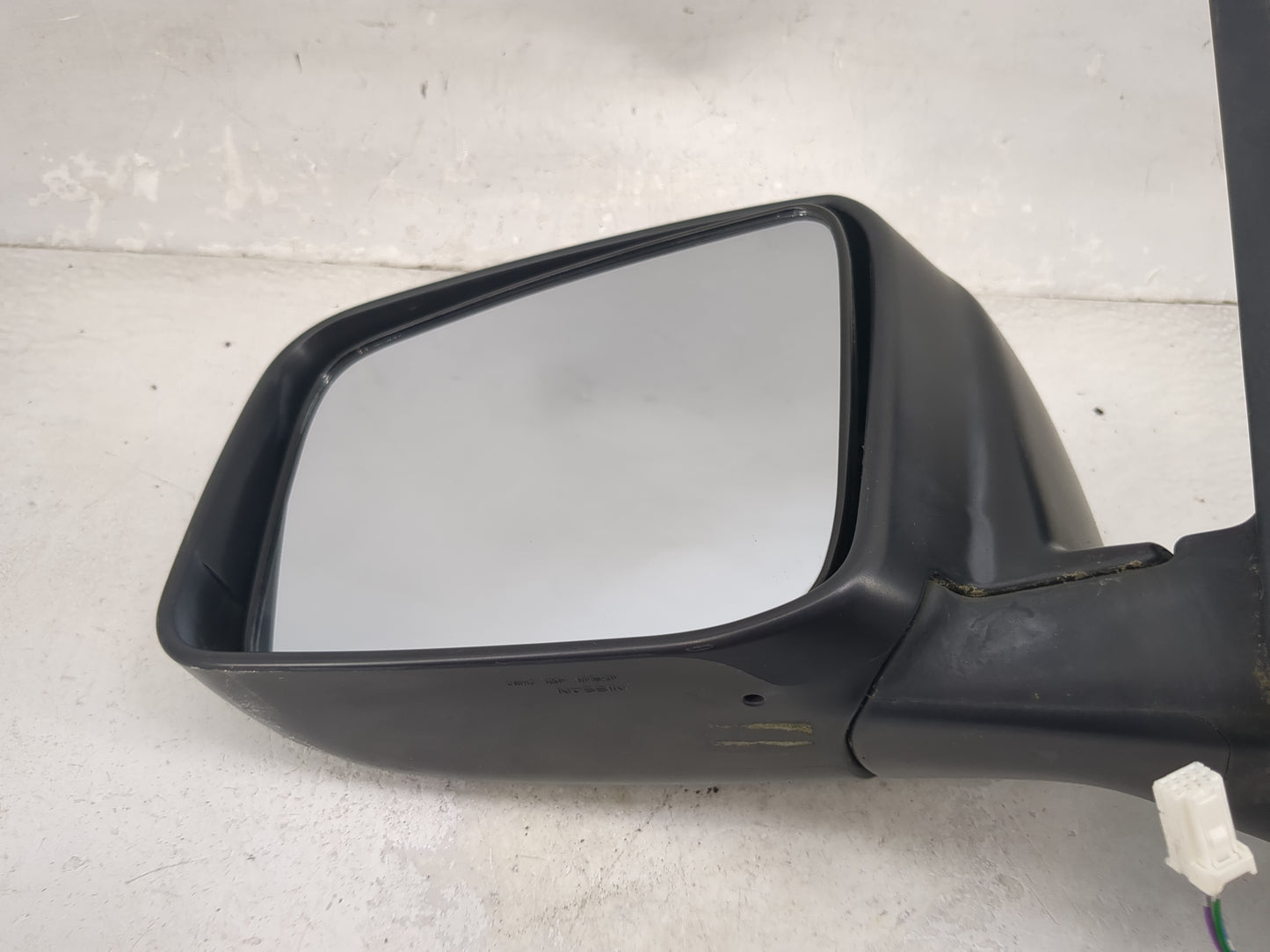 2007-2012 Hyundai Santa Fe Driver Side View Mirror - Left Door Mirror OEM Used - Oemusedautoparts1.com