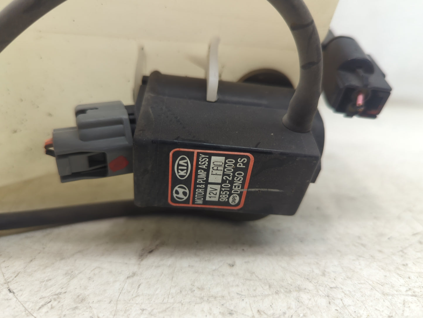 2010-2012 Hyundai Santa Fe Windshield Washer Fluid Reservoir Bottle Oem 1473737 - Oemusedautoparts1.com