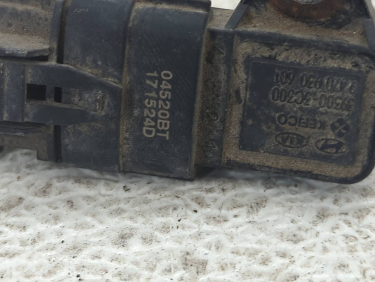 2010-2012 Hyundai Santa Fe Mass Air Flow Meter Maf 1487301 - Oemusedautoparts1.com