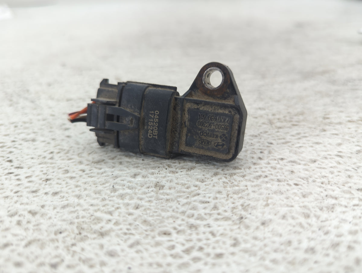 2010-2012 Hyundai Santa Fe Mass Air Flow Meter Maf Sensor 1487301 - Oemusedautoparts1.com