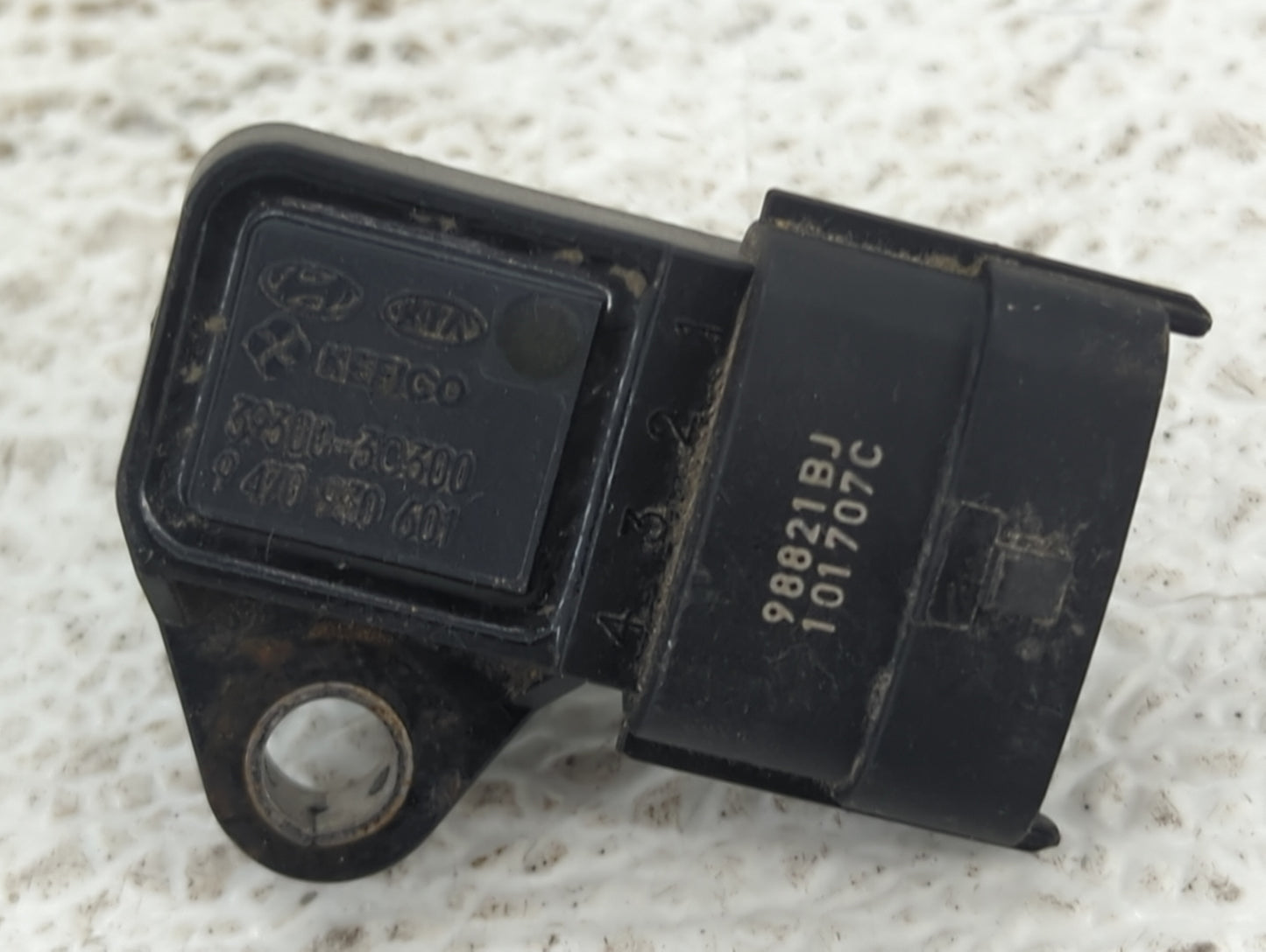 2010-2012 Hyundai Santa Fe Mass Air Flow Meter Maf 1487906 - Oemusedautoparts1.com