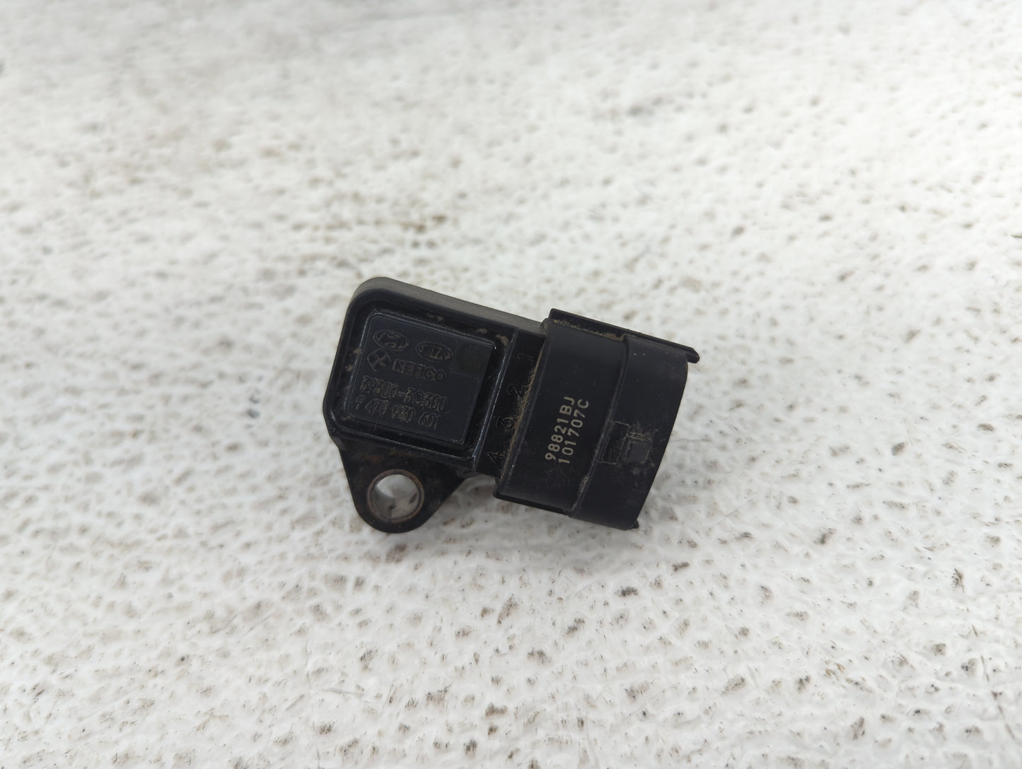 2010-2012 Hyundai Santa Fe Mass Air Flow Meter Maf 1487906 - Oemusedautoparts1.com