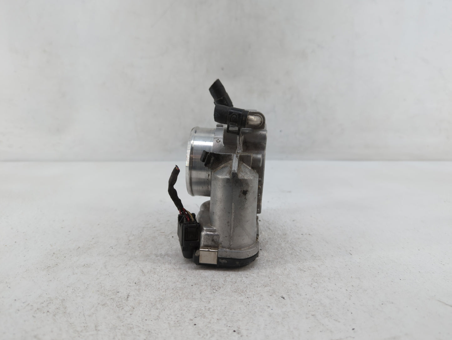 2010-2012 Hyundai Santa Fe Throttle Body P/N:35100-25400 35100-25200 Fits Fits 2006 2007 2008 2009 2010 2011 2012 2013 OEM U