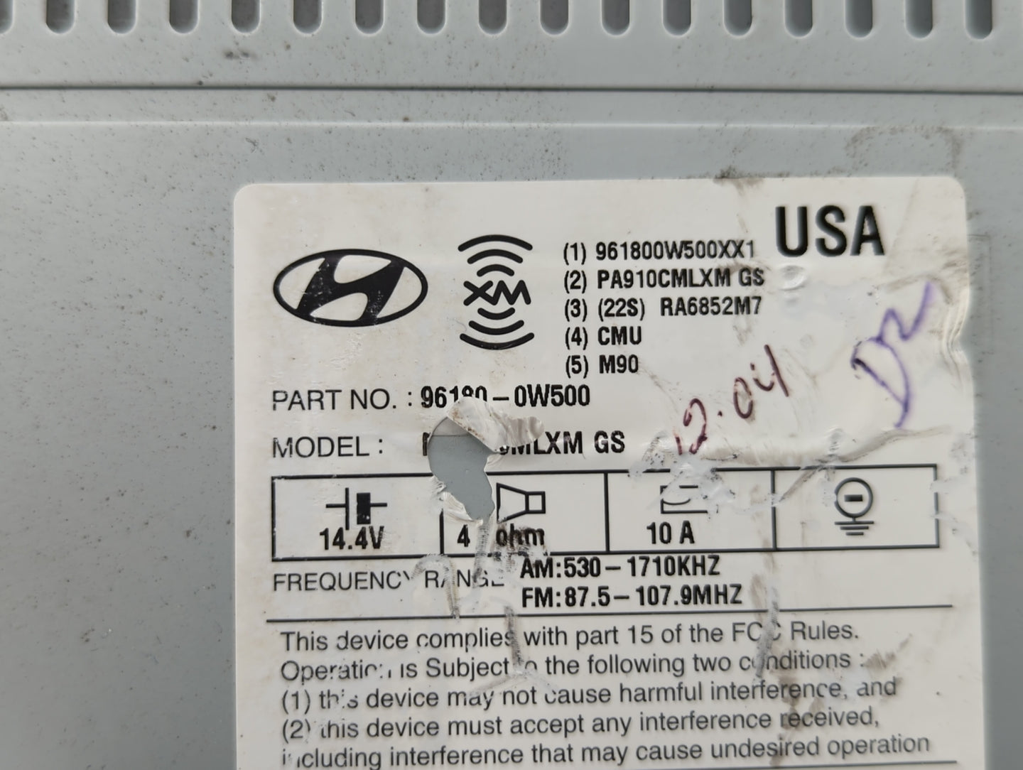 2010-2012 Hyundai Santa Fe Radio AM FM Cd Player Receiver Replacement P/N:96180-0W500 Fits Fits 2010 2011 2012 OEM Used Auto