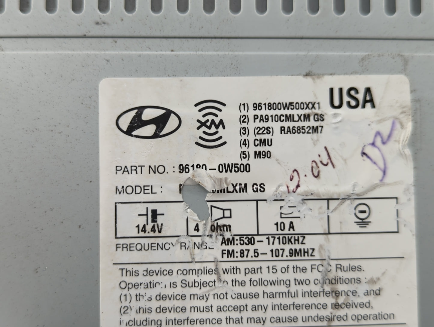 2010-2012 Hyundai Santa Fe Radio AM FM Cd Player Receiver Replacement P/N:96180-0W500 Fits Fits 2010 2011 2012 OEM Used Auto