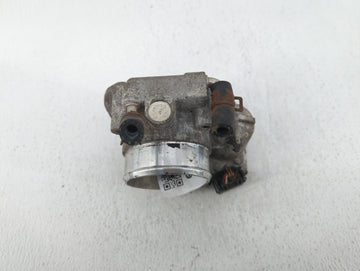 2010-2012 Hyundai Santa Fe Throttle Body P/N:35100-25400 Fits Fits 2006 2007 2008 2009 2010 2011 2012 2013 OEM Used Auto Parts