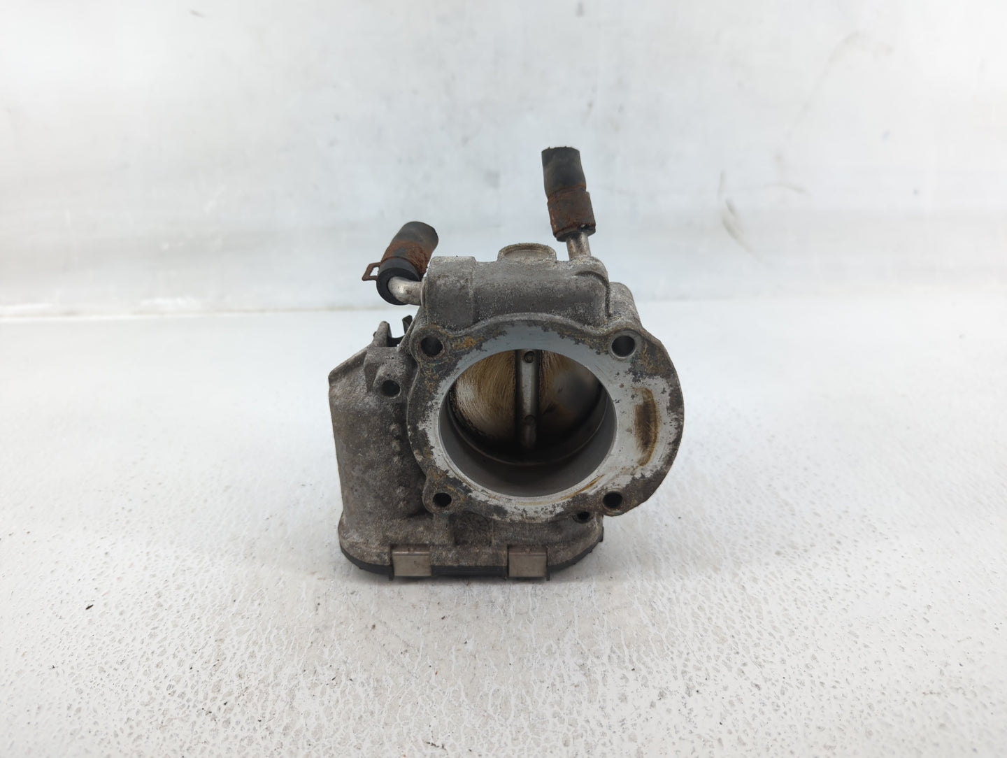 2010-2012 Hyundai Santa Fe Throttle Body P/N:35100-25400 Fits Fits 2006 2007 2008 2009 2010 2011 2012 2013 OEM Used Auto Par