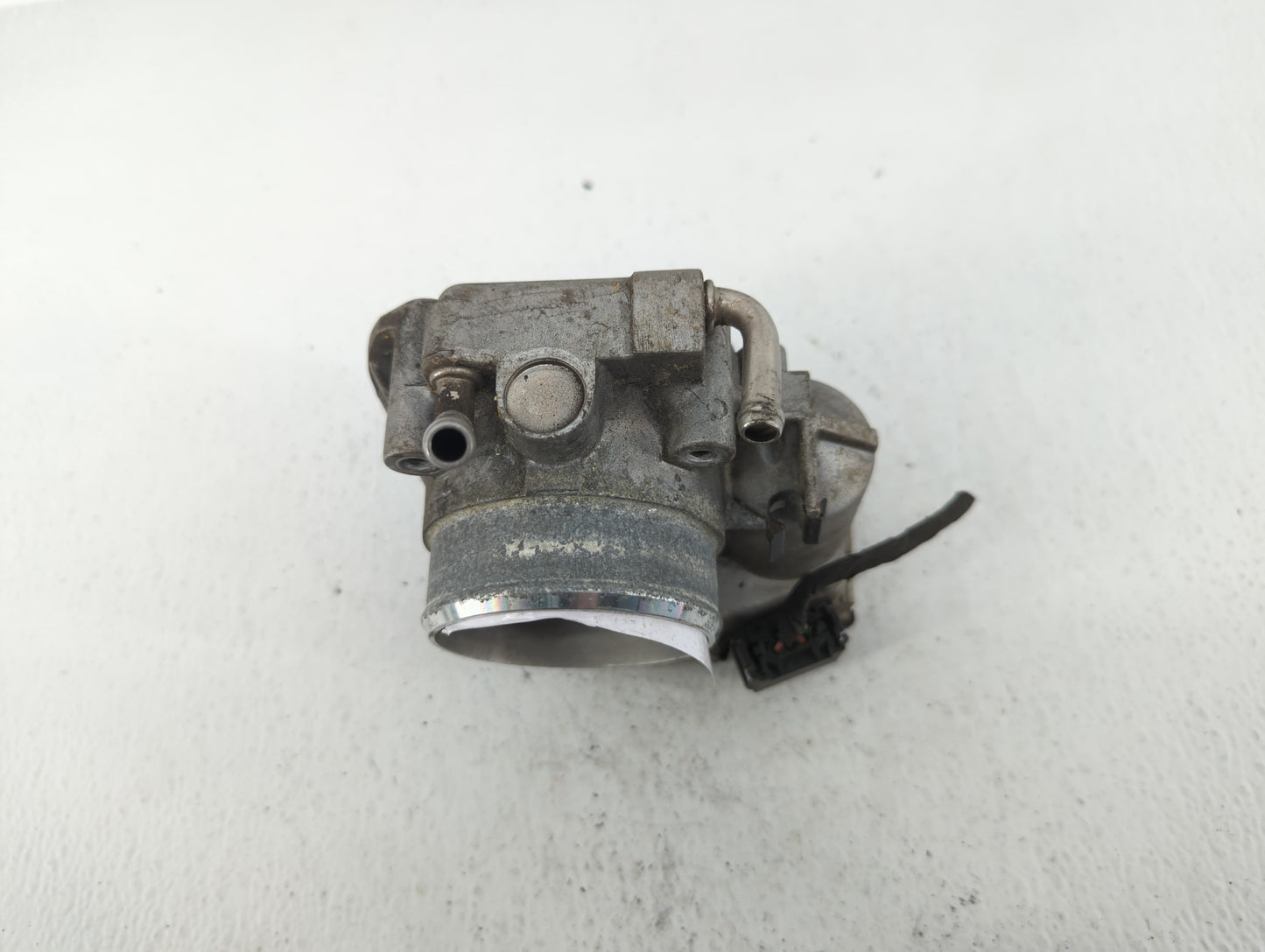 2010-2012 Hyundai Santa Fe Throttle Body P/N:35100-25400 Fits Fits 2006 2007 2008 2009 2010 2011 2012 2013 OEM Used Auto Par