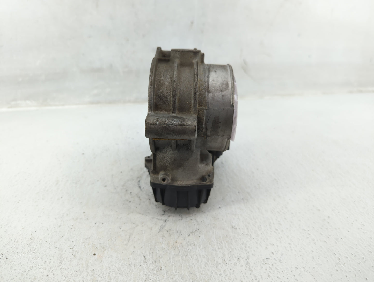 2010-2012 Hyundai Santa Fe Throttle Body P/N:35100-3C700 28099075 Fits Fits 2010 2011 2012 2013 2014 OEM Used Auto Parts - O