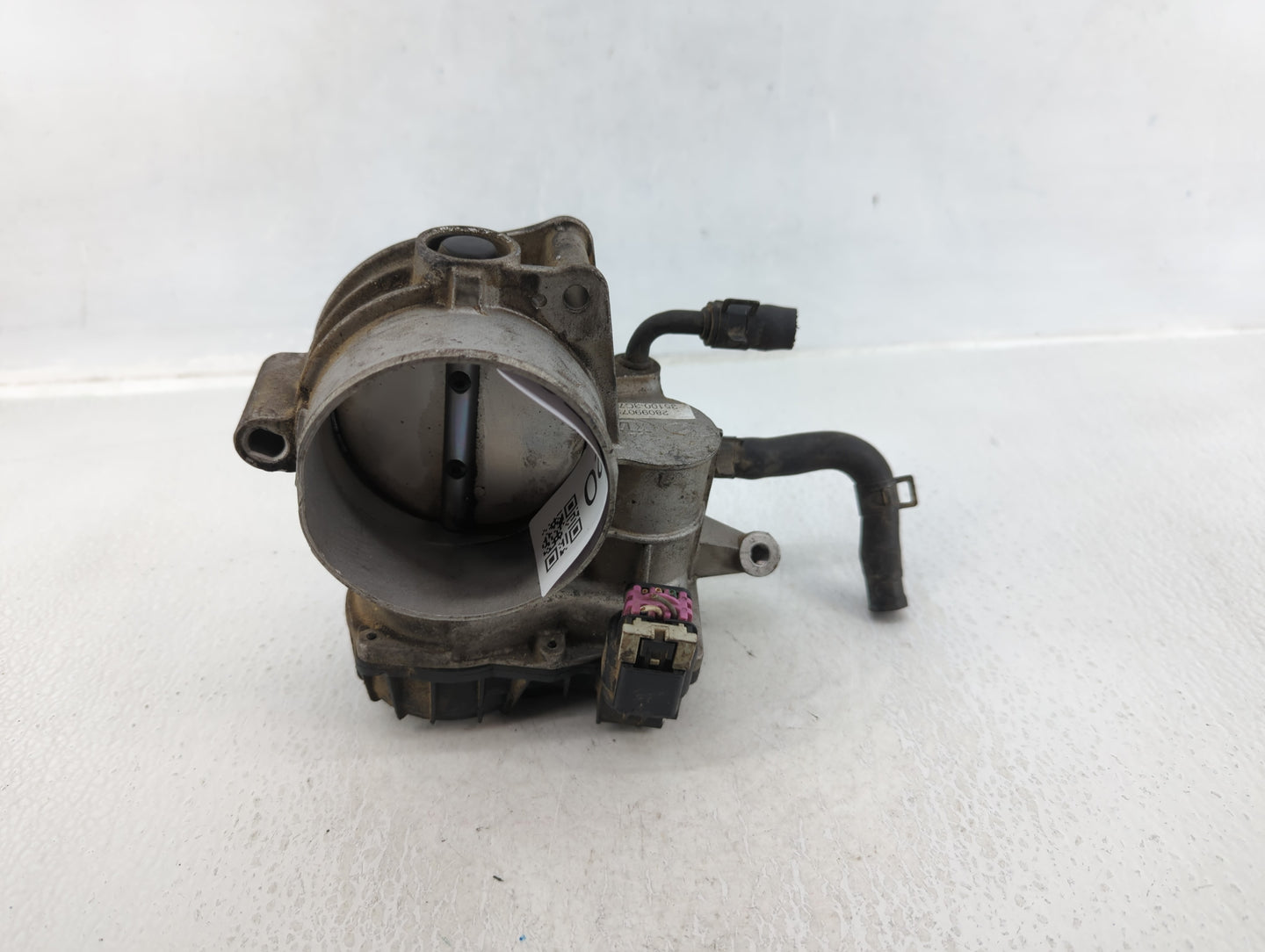2010-2012 Hyundai Santa Fe Throttle Body P/N:28099075 35100-3C700 Fits Fits 2010 2011 2012 2013 2014 OEM Used Auto Parts - O