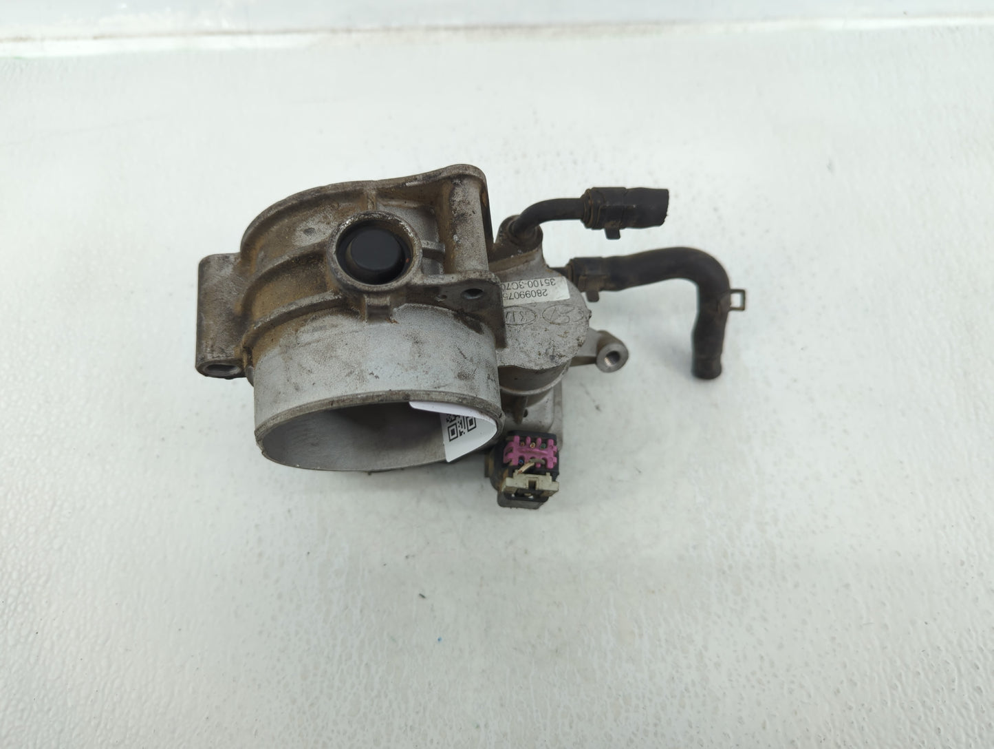 2010-2012 Hyundai Santa Fe Throttle Body P/N:28099075 35100-3C700 Fits Fits 2010 2011 2012 2013 2014 OEM Used Auto Parts - O