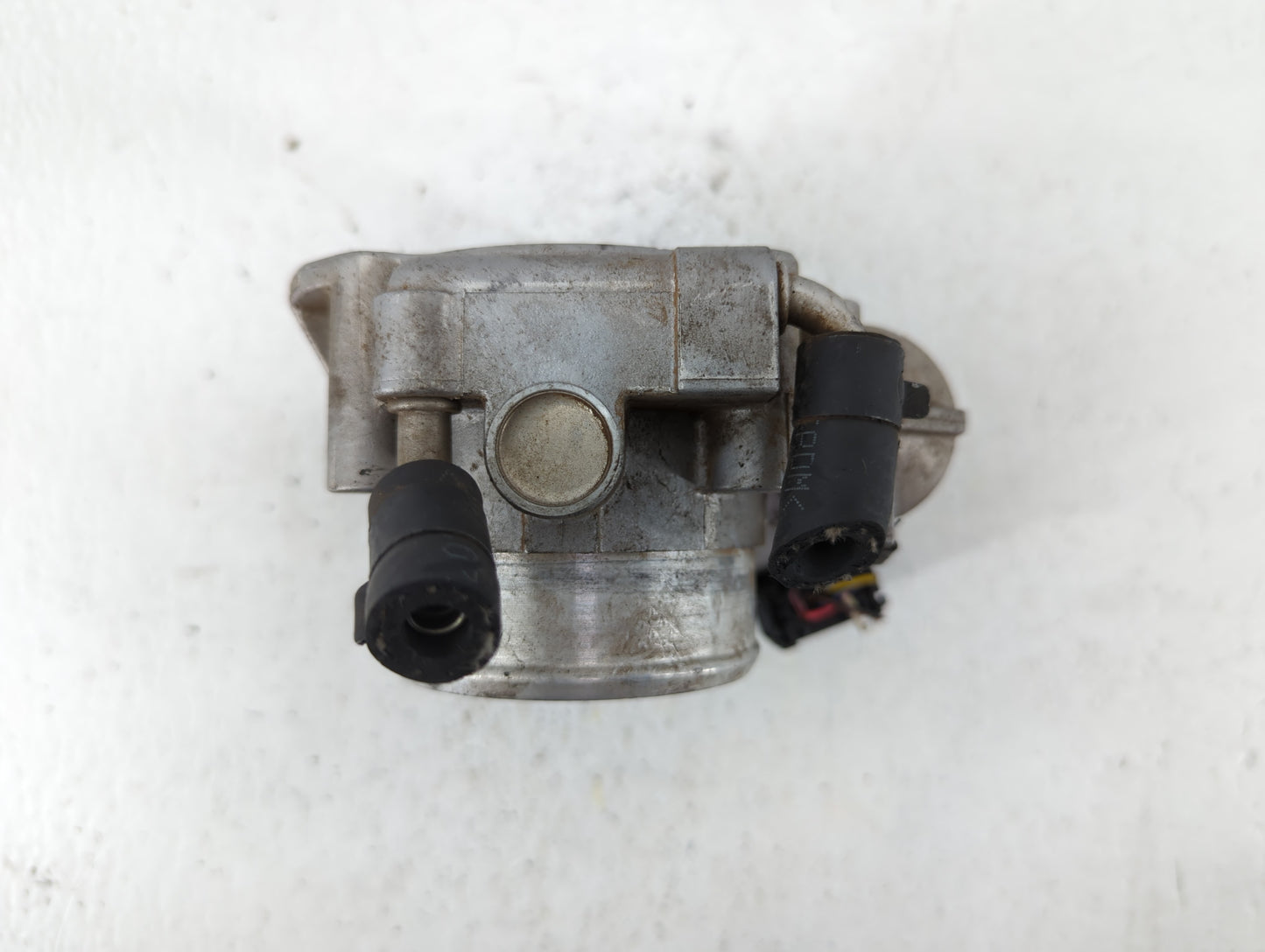 2010-2012 Hyundai Santa Fe Throttle Body P/N:35100-25400 Fits Fits 2006 2007 2008 2009 2010 2011 2012 2013 OEM Used Auto Par
