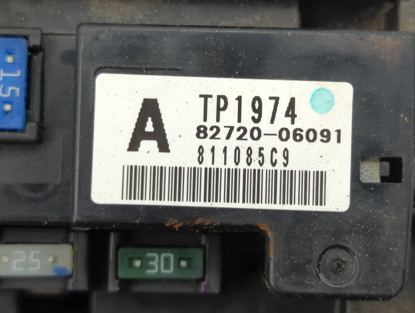 2010 Hyundai Santa Fe Fusebox Fuse Box Panel Relay Module P/N:82720-06091 Fits OEM Used Auto Parts - Oemusedautoparts1.com
