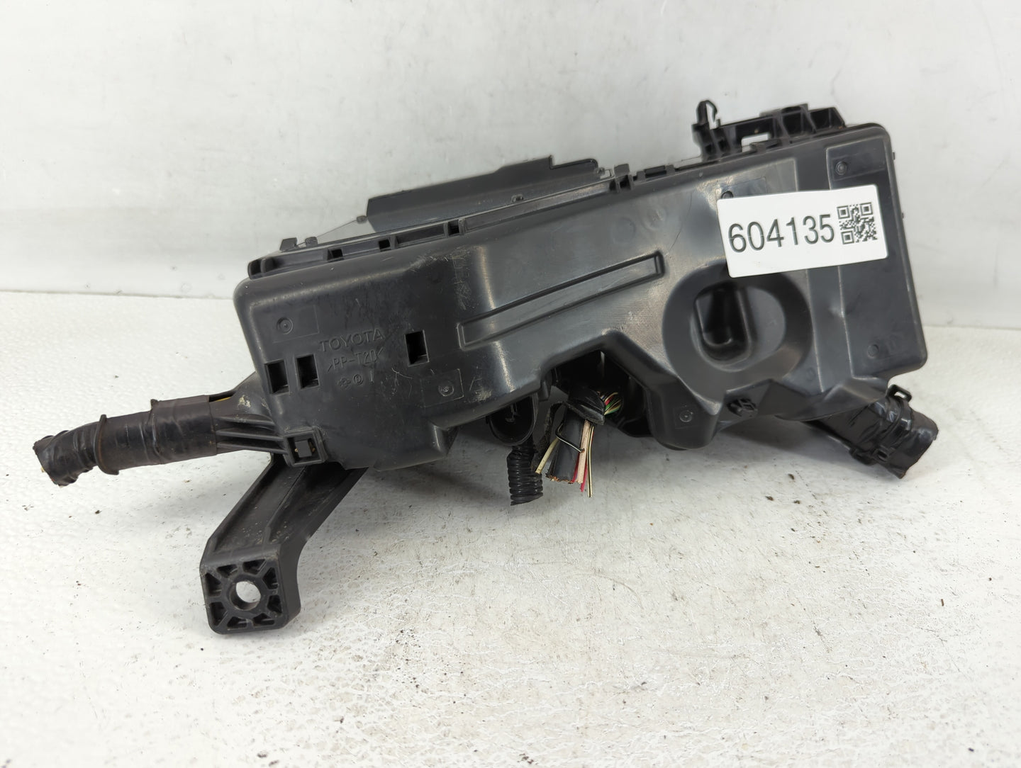 2010 Hyundai Santa Fe Fusebox Fuse Box Panel Relay Module P/N:82720-06091 Fits OEM Used Auto Parts - Oemusedautoparts1.com
