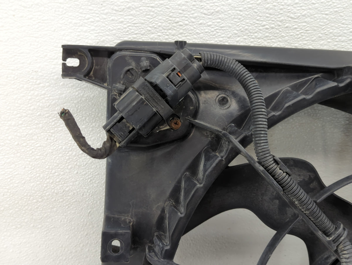 2010-2012 Hyundai Santa Fe Left Radiator Fan Motor Assembly Black 612477 - Oemusedautoparts1.com