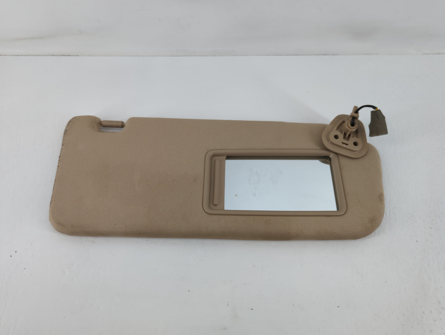 2010-2012 Hyundai Santa Fe Sun Visor Shade Replacement Driver Left Mirror Fits Fits 2010 2011 2012 OEM Used Auto Parts - Oem