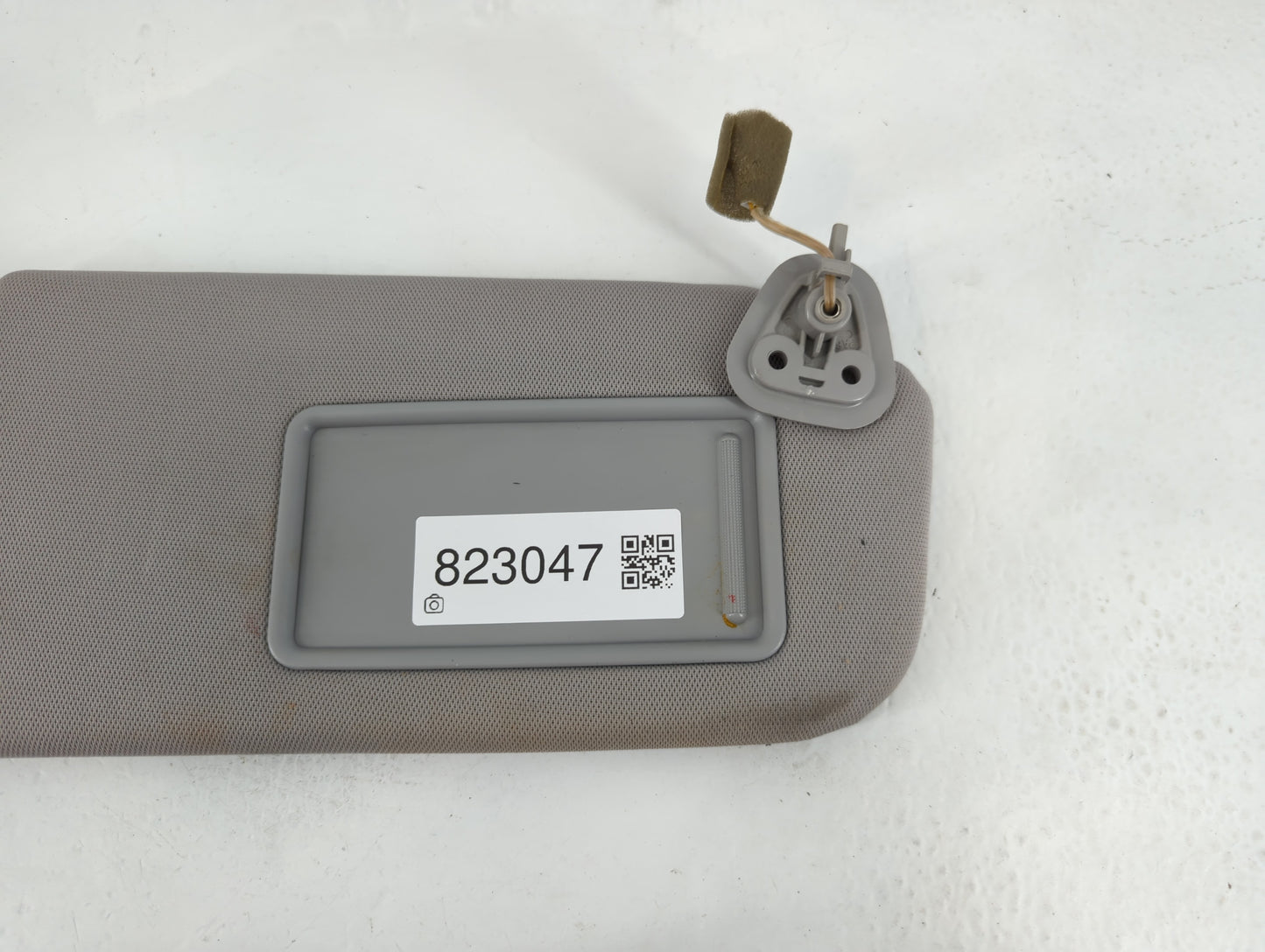 2010-2012 Hyundai Santa Fe Sun Visor Shade Replacement Driver Left Mirror Fits Fits 2010 2011 2012 OEM Used Auto Parts - Oem