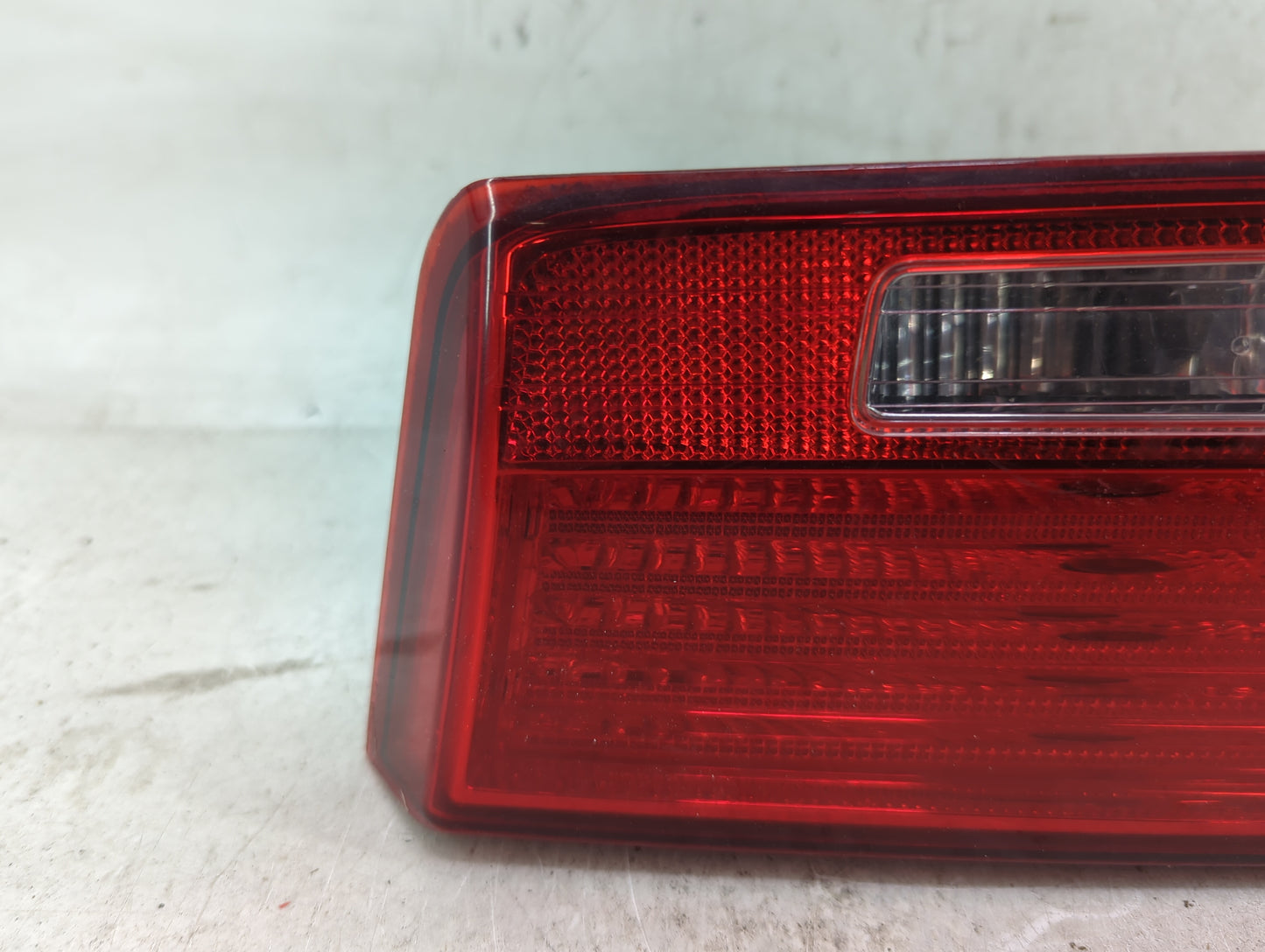2009-2010 Hyundai Sonata Driver Left Side Deck Lid Mounted Tail Light - Oemusedautoparts1.com