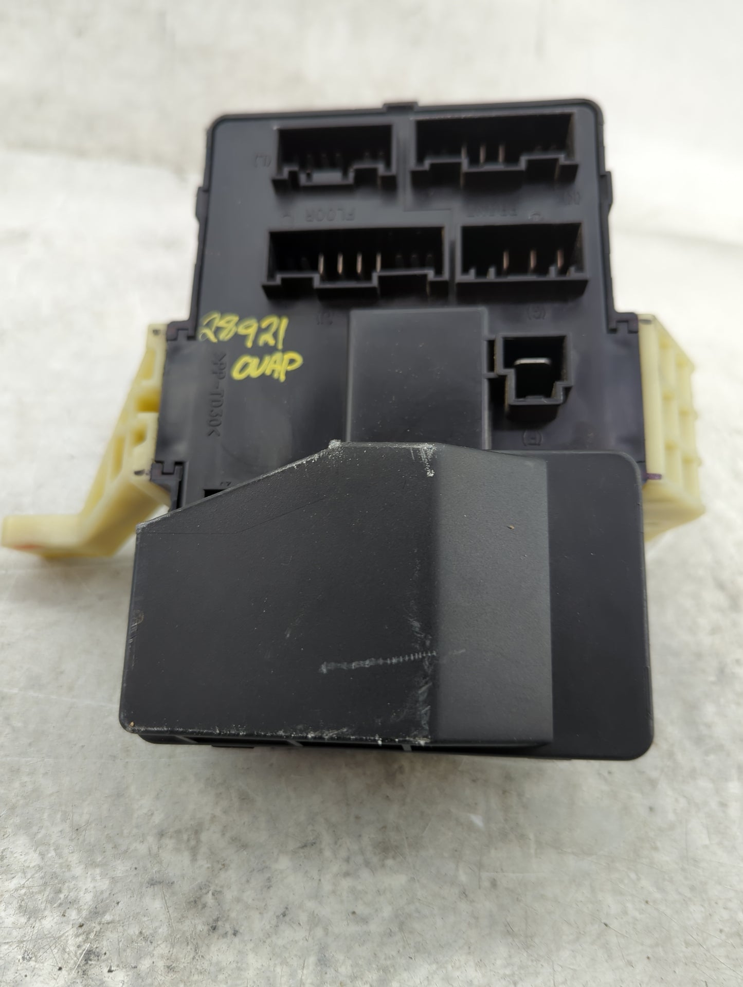 2009-2010 Hyundai Sonata Body Control Module Bcm Inner Cabin Fuse Box - Oemusedautoparts1.com