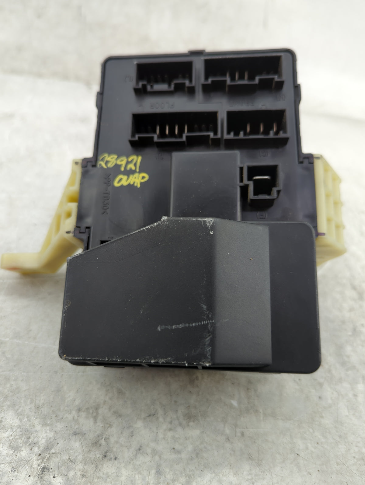 2009-2010 Hyundai Sonata Body Control Module Bcm Inner Cabin Fuse Box - Oemusedautoparts1.com