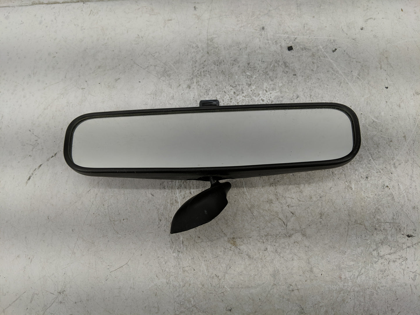 2010 Hyundai Sonata Interior Rear View Mirror Replacement OEM P/N:E13010082 Fits OEM Used Auto Parts - Oemusedautoparts1.com