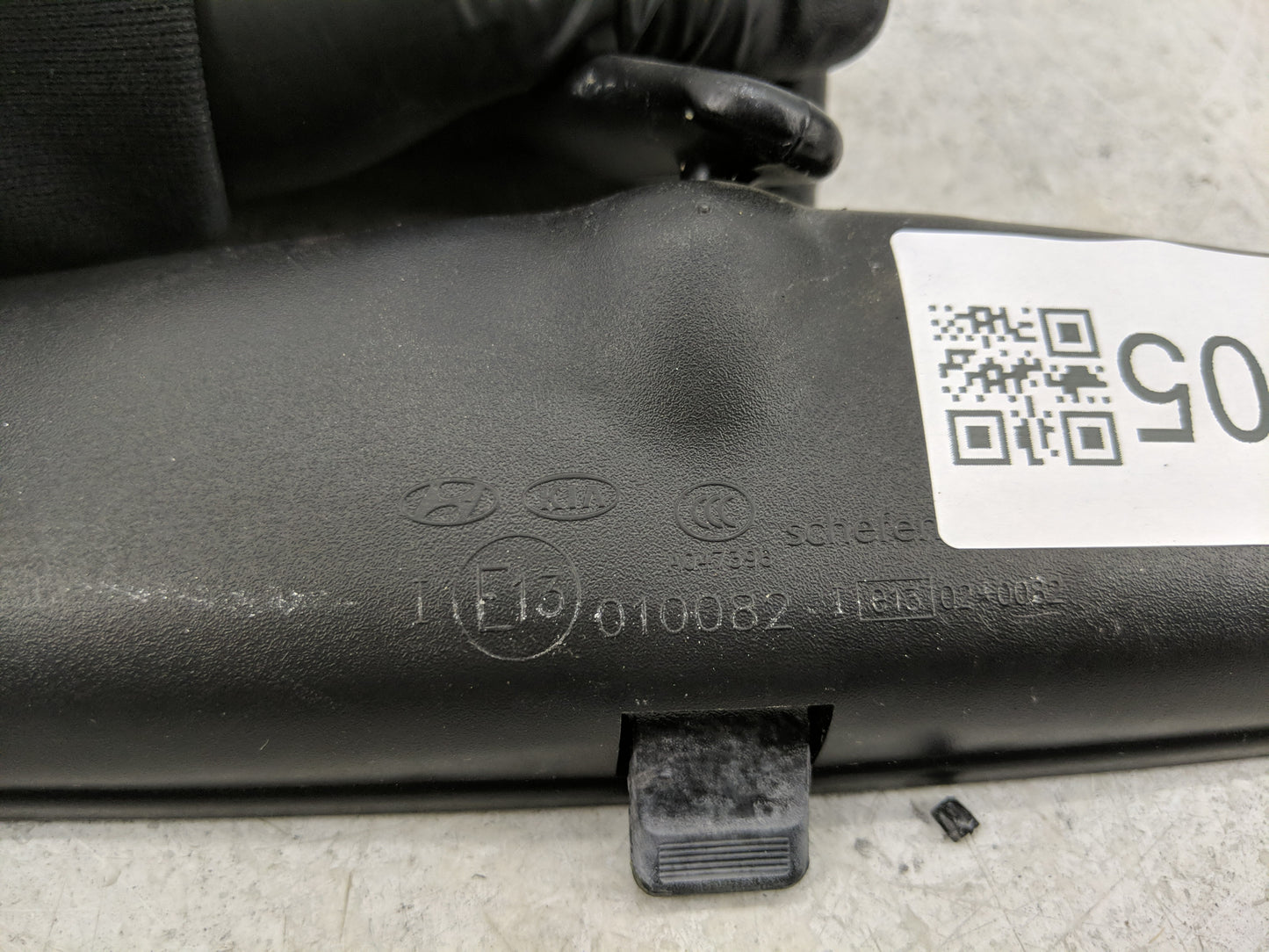 2010 Hyundai Sonata Interior Rear View Mirror Replacement OEM P/N:E13010082 Fits OEM Used Auto Parts - Oemusedautoparts1.com