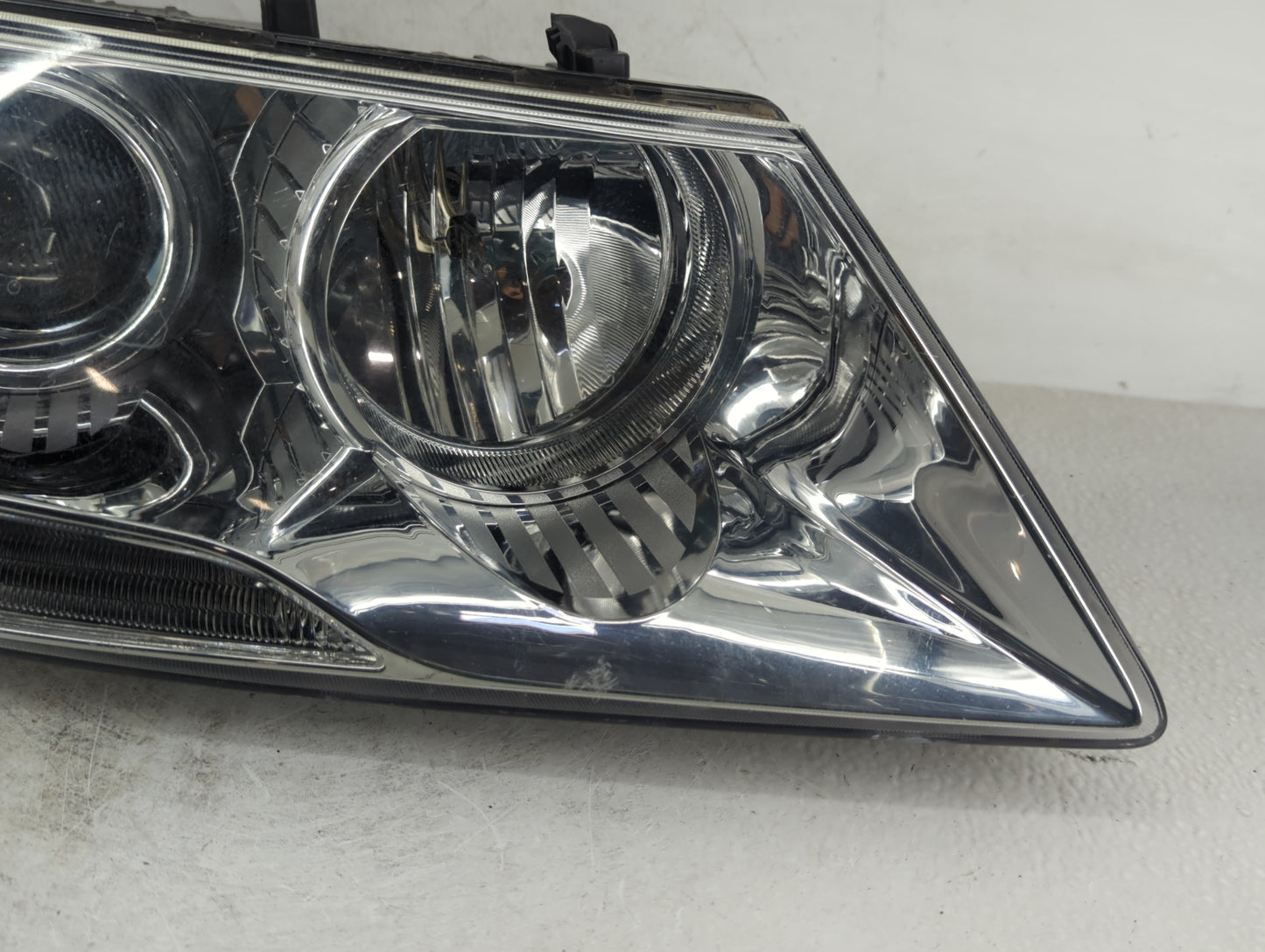 2009-2010 Hyundai Sonata Passenger Right Oem Head Light Headlight Lamp - Oemusedautoparts1.com