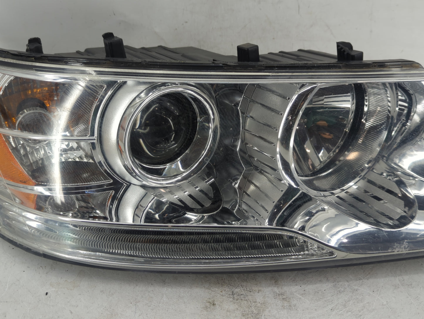 2009-2010 Hyundai Sonata Passenger Right Oem Head Light Headlight Lamp - Oemusedautoparts1.com