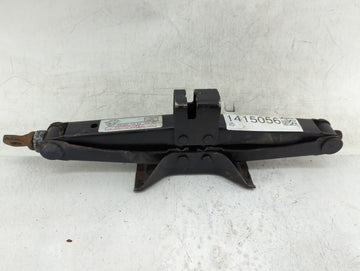 2010 Hyundai Sonata Spare Scissor Car Jack - Oemusedautoparts1.com