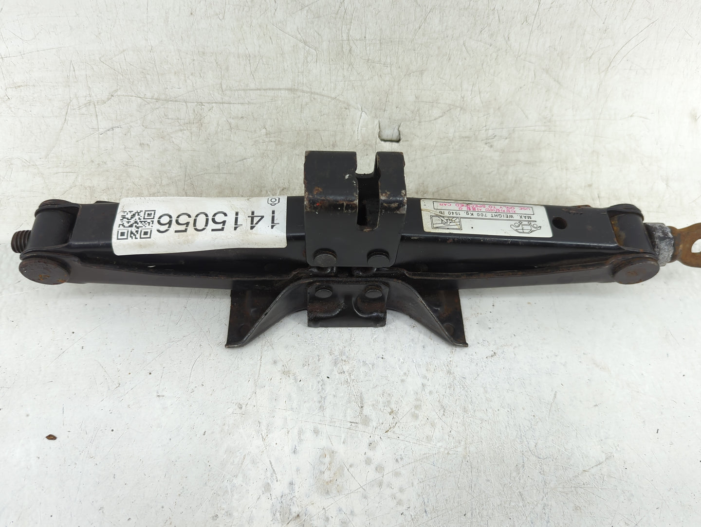 2010 Hyundai Sonata Spare Scissor Car Jack - Oemusedautoparts1.com