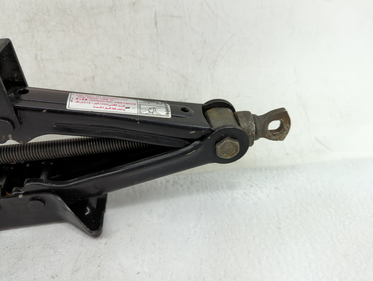 2010 Hyundai Sonata Spare Scissor Car Jack - Oemusedautoparts1.com