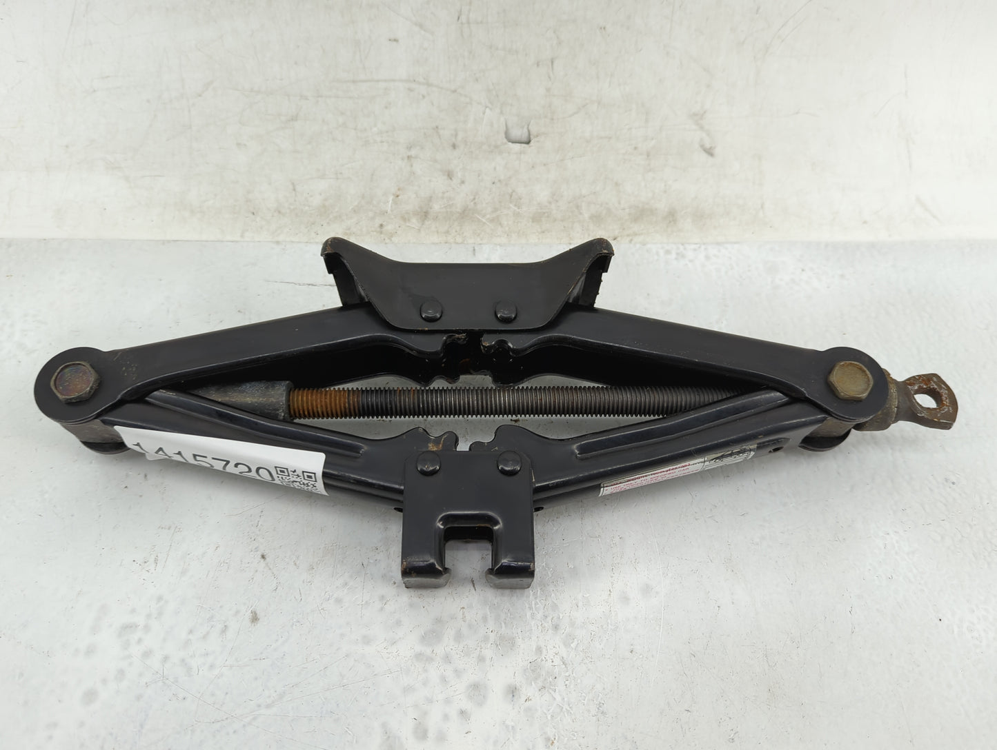 2010 Hyundai Sonata Spare Scissor Car Jack - Oemusedautoparts1.com
