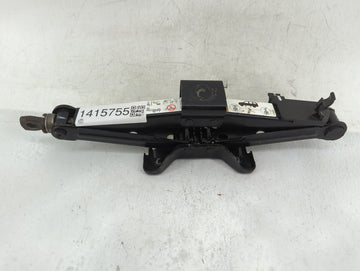 2010 Hyundai Sonata Spare Scissor Car Jack - Oemusedautoparts1.com