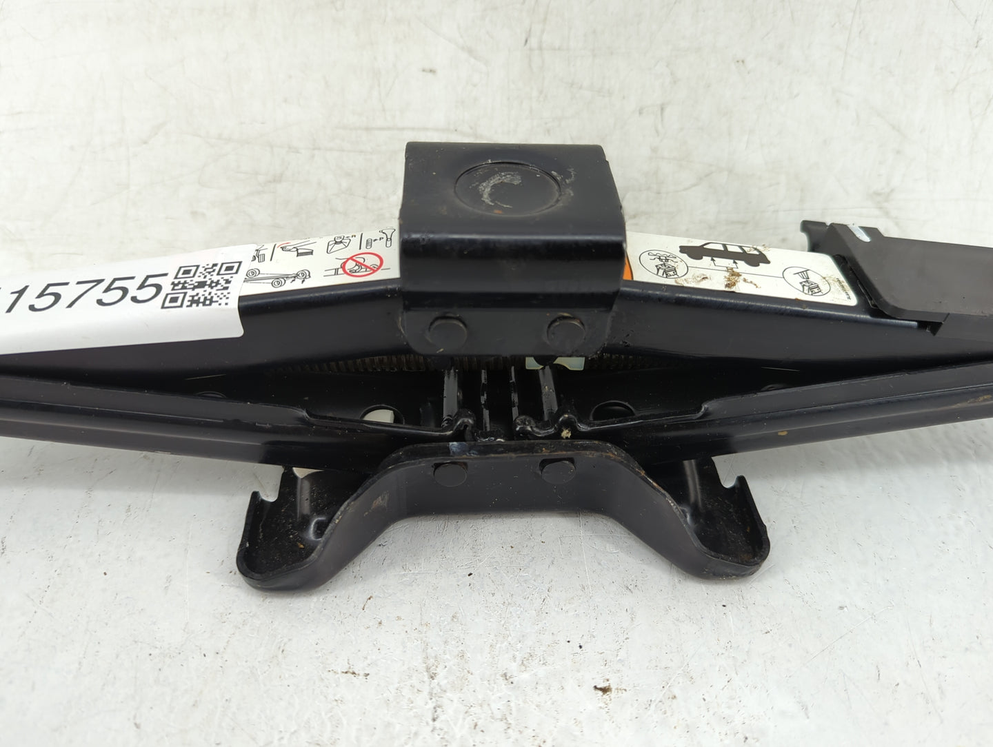 2010 Hyundai Sonata Spare Scissor Car Jack - Oemusedautoparts1.com