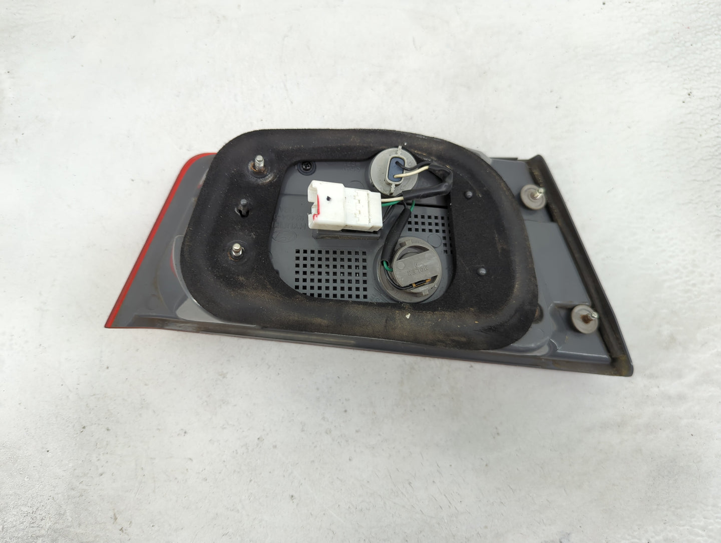 2009-2010 Hyundai Sonata Tail Light Assembly Passenger Right OEM Fits Fits 2009 2010 OEM Used Auto Parts - Oemusedautoparts1