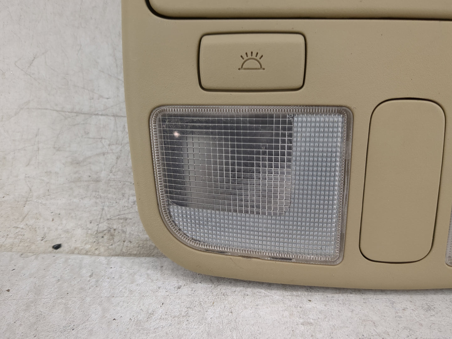 2010 Hyundai Sonata Overhead Roof Console - Oemusedautoparts1.com