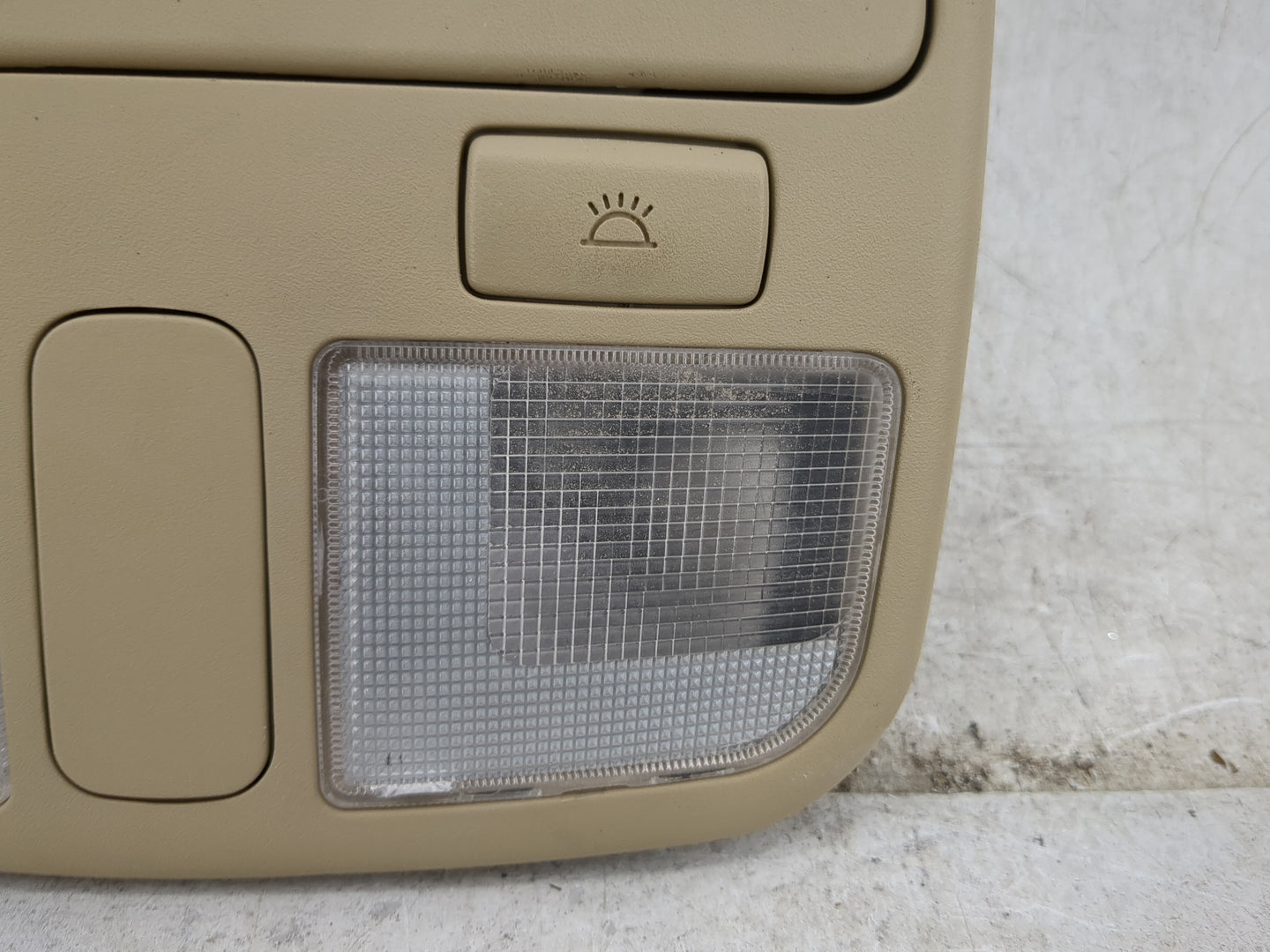 2010 Hyundai Sonata Overhead Roof Console - Oemusedautoparts1.com