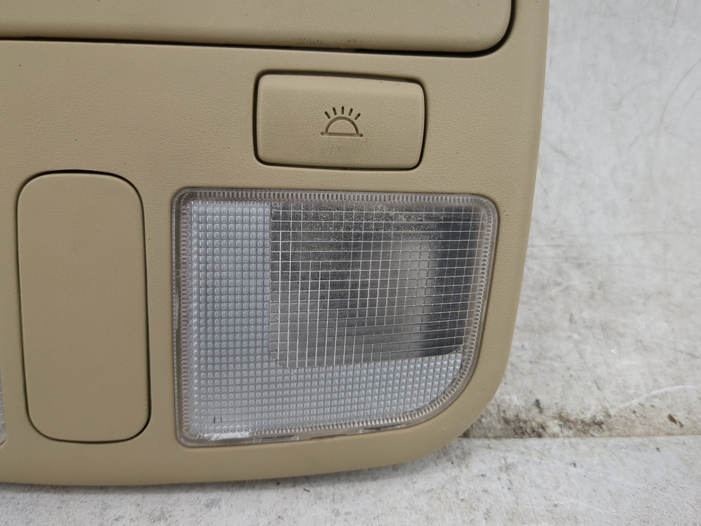 2010 Hyundai Sonata Overhead Roof Console - Oemusedautoparts1.com