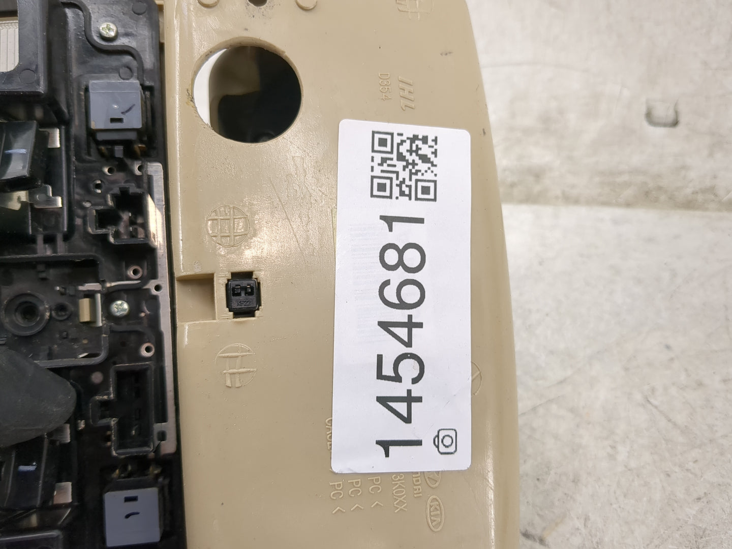 2010 Hyundai Sonata Overhead Roof Console - Oemusedautoparts1.com