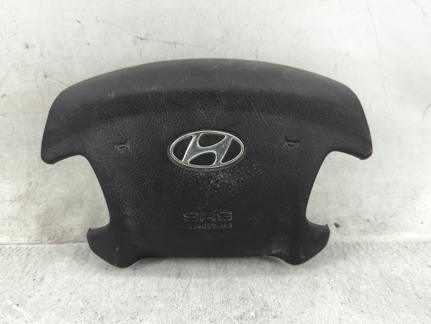 2010 Hyundai Sonata Air Bag Driver Left Steering Wheel Mounted Black - Oemusedautoparts1.com