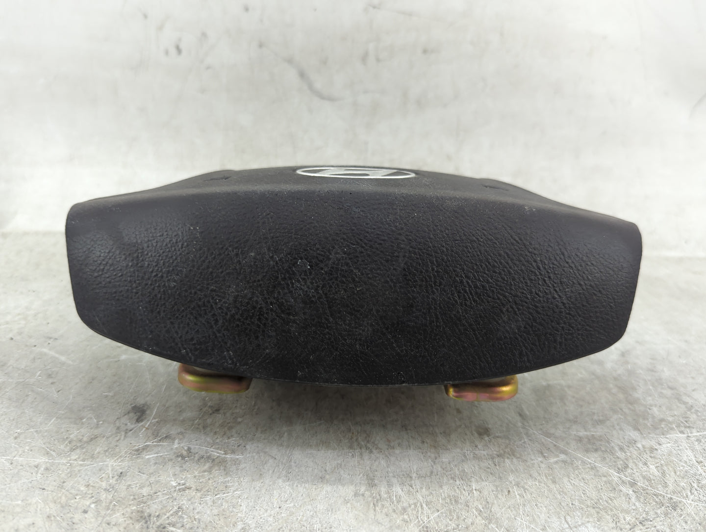 2010 Hyundai Sonata Air Bag Driver Left Steering Wheel Mounted Black - Oemusedautoparts1.com