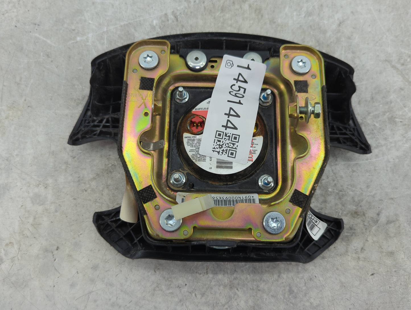 2010 Hyundai Sonata Air Bag Driver Left Steering Wheel Mounted Black - Oemusedautoparts1.com