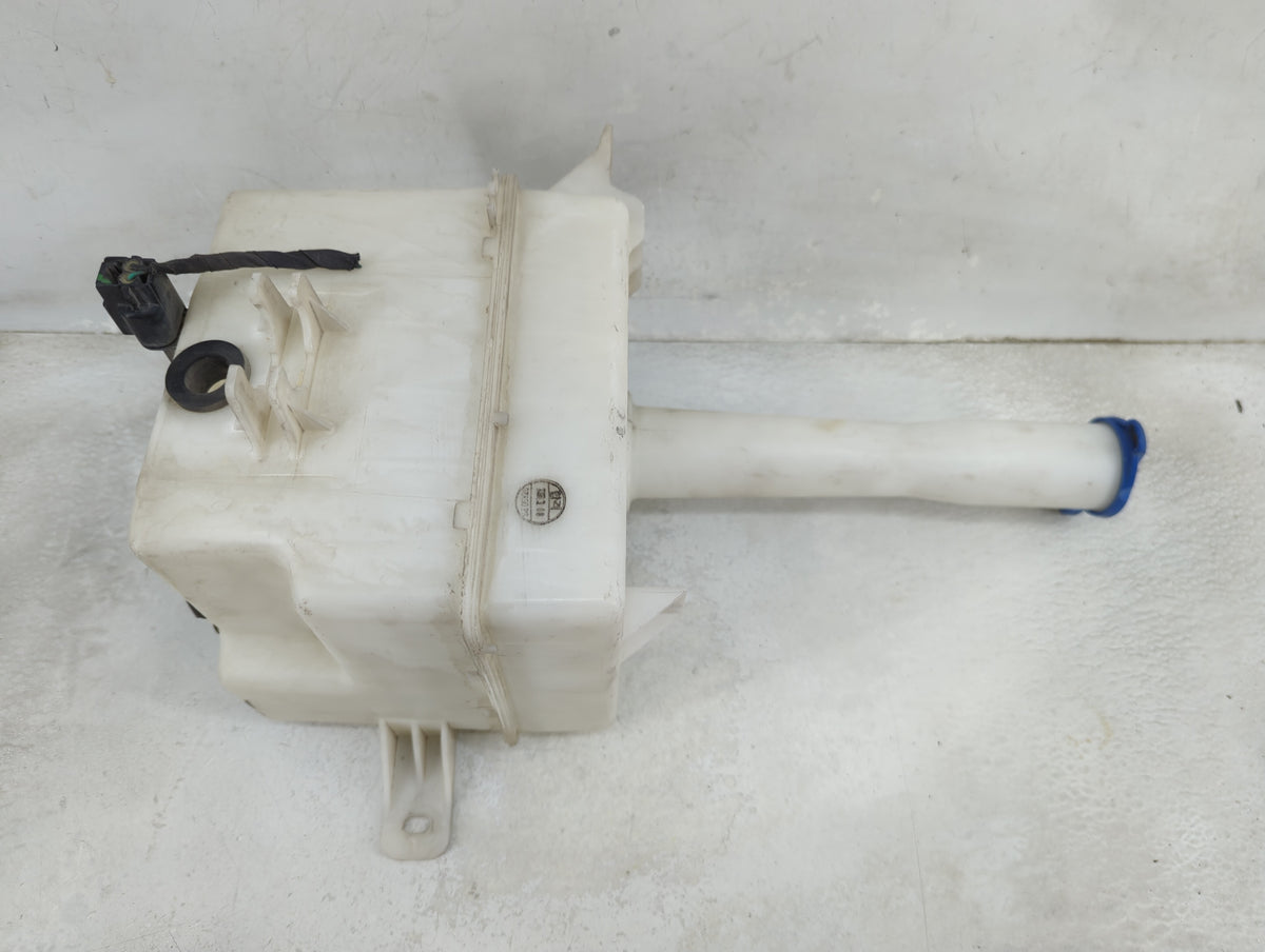 2010 Hyundai Sonata Windshield Washer Fluid Reservoir Bottle Oem 1459446 - Oemusedautoparts1.com