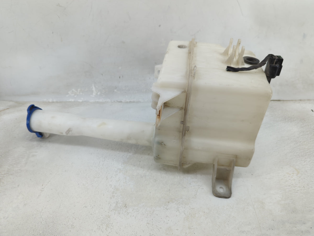 2010 Hyundai Sonata Windshield Washer Fluid Reservoir Bottle Oem 1459446 - Oemusedautoparts1.com