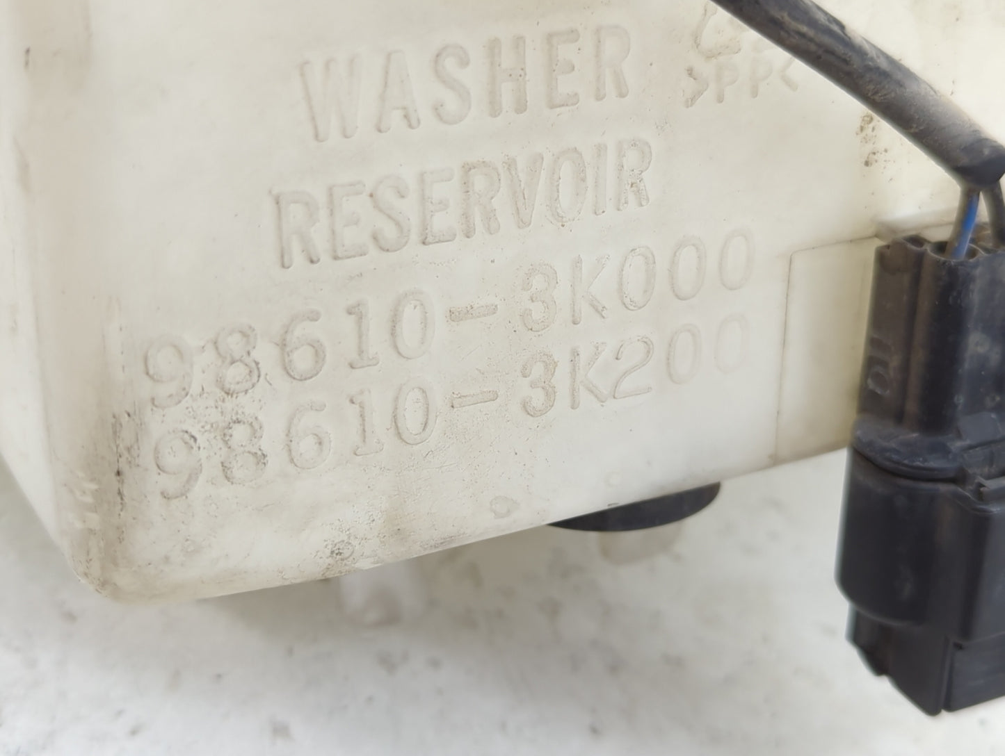 2010 Hyundai Sonata Windshield Washer Fluid Reservoir Bottle Oem 1459446 - Oemusedautoparts1.com
