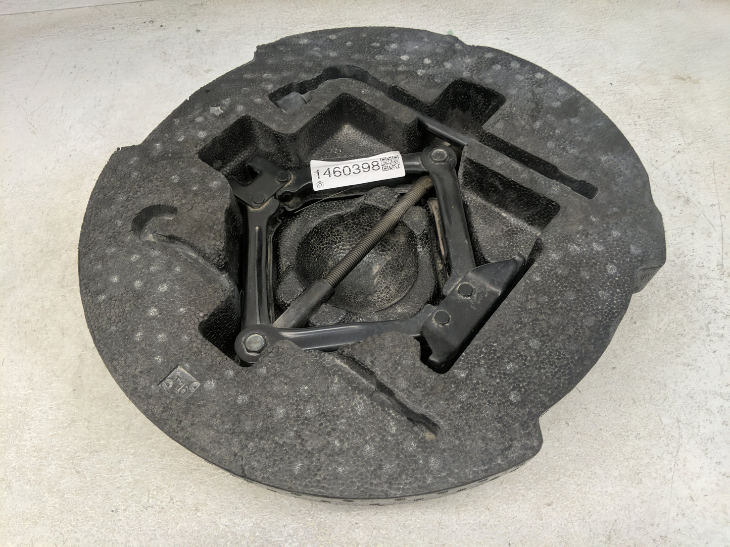 2010 Hyundai Sonata Spare Scissor Car Jack 1460398 - Oemusedautoparts1.com