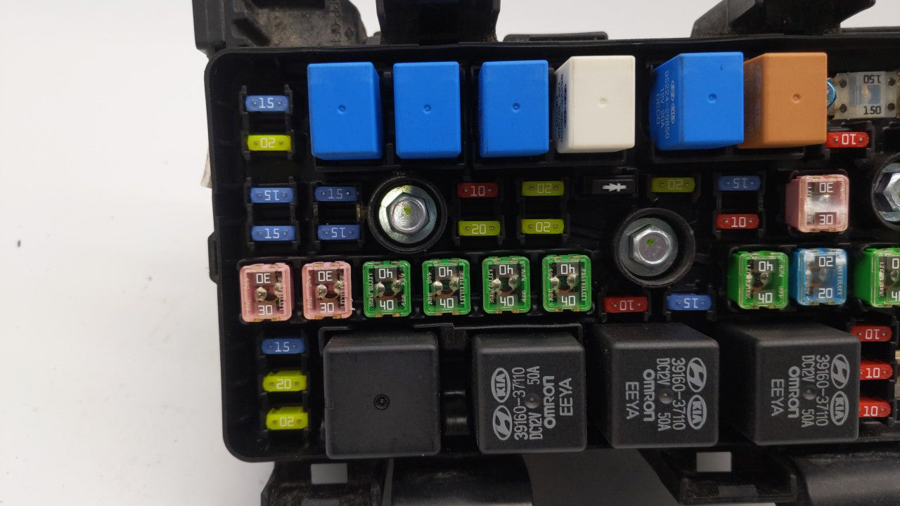 2008-2010 Hyundai Sonata Fusebox Fuse Box Panel Relay Module P/N:91950-3K540 91950-3K750 Fits Fits 2008 2009 2010 OEM Used A