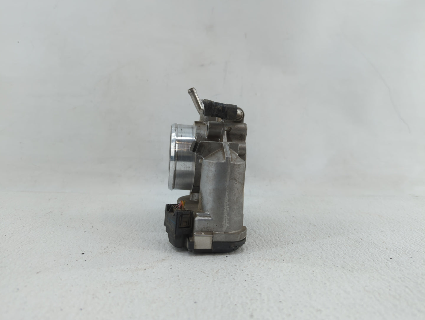 2006-2010 Hyundai Sonata Throttle Body P/N:35100-25400 35100-25200 Fits Fits 2006 2007 2008 2009 2010 2011 2012 2013 OEM Use